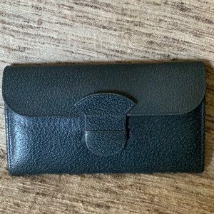 SMYTHSON of BOND STREET blue pigskin wallet. New without tags.